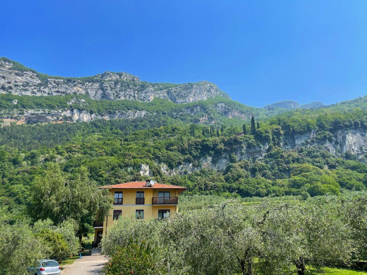 Appartamento Lucia Torbole Sul Garda ภายนอก รูปภาพ